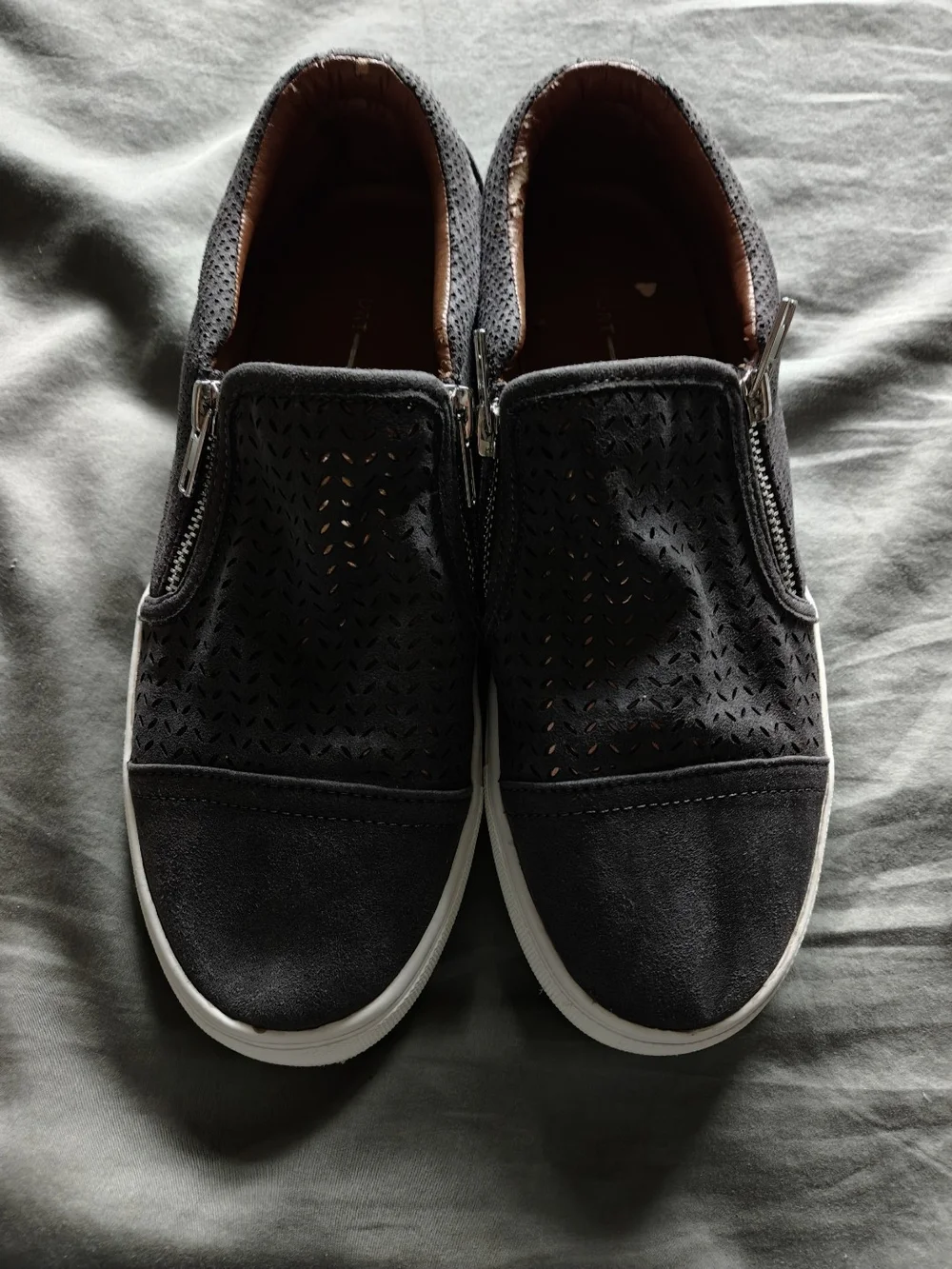 Report Slip-On Casual Sneakers with Side Zippers